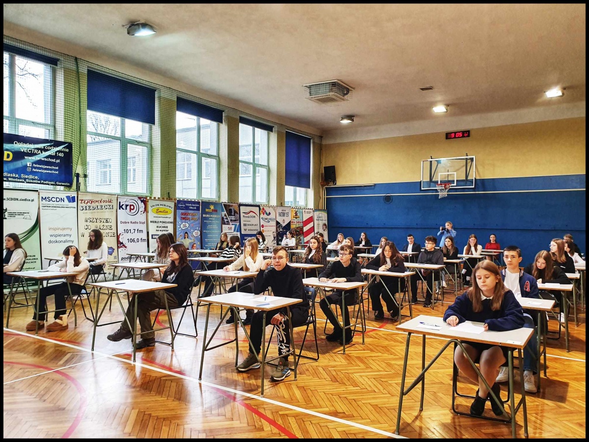 Uczniowie i rodzice mierzą się z ortografią podczas XII Dyktanda Siedleckiego (+teksty dyktand)