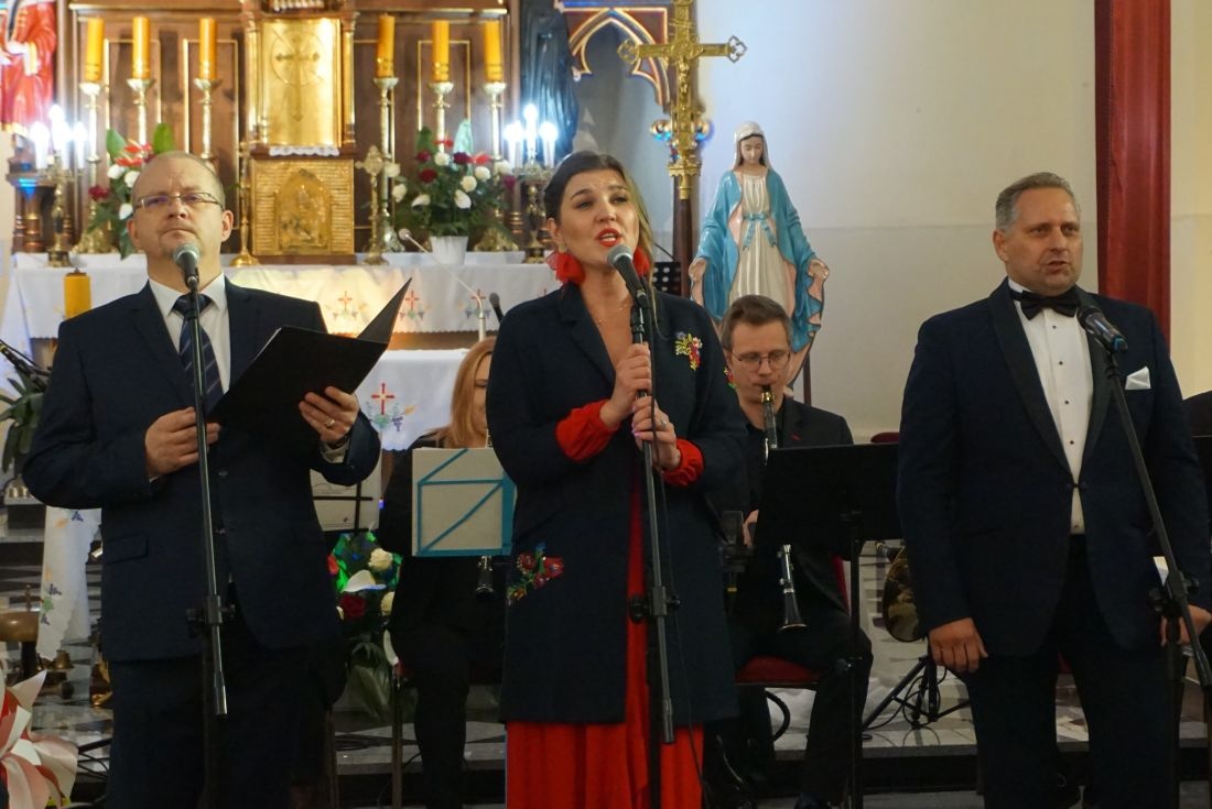 Koncert patriotyczny w kościele w Czerwonce