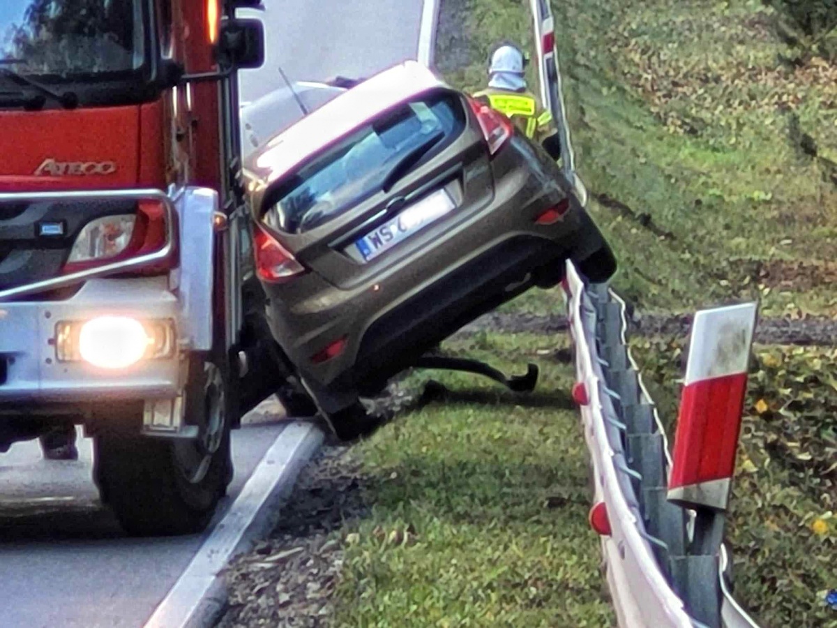 Zderzenie na DW 696 (aktualizacja)