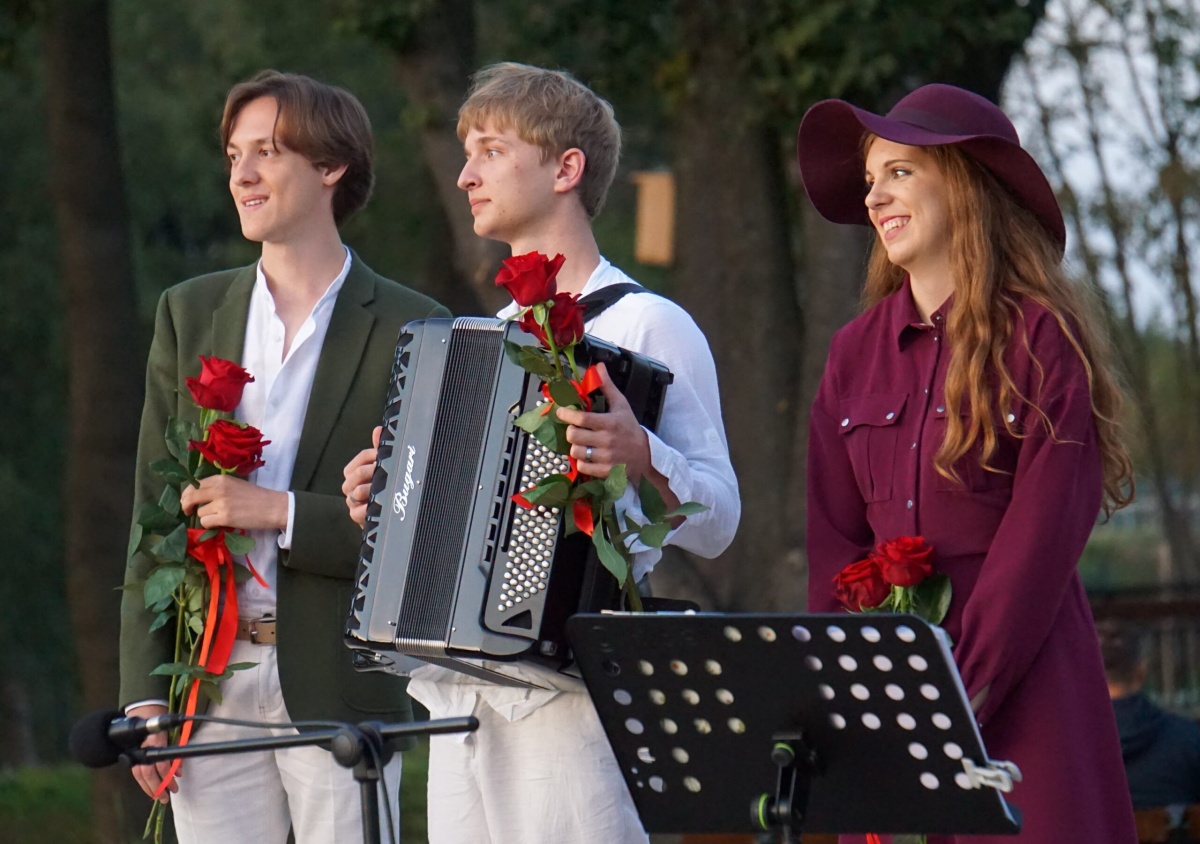 Poetycki koncert w parkowym amfiteatrze