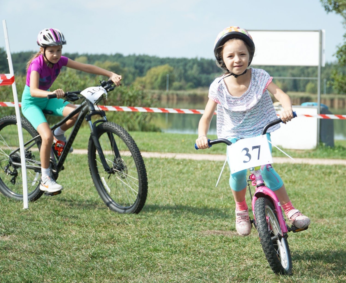 Cross Rowerów Górskich i Turniej Trójek Siatkarskich nad siedleckim zalewem (zdjęcia)