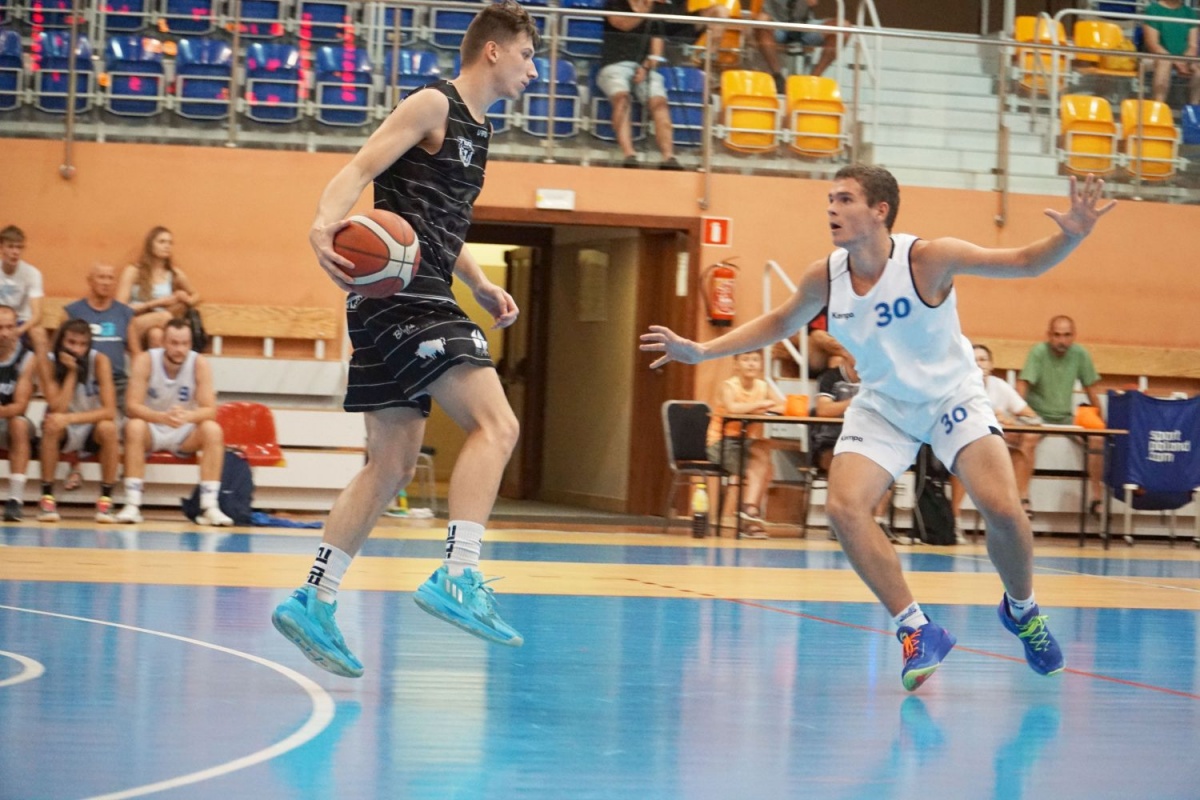 Tur pokazał rogi. Lekcja koszykówki dla Basketu Siedlce (zdjęcia)