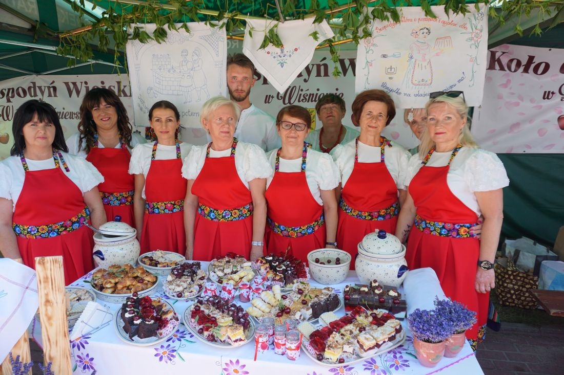Na festiwalu „Z wiśniowym smakiem”: Wygrały panie z Białk i Wólki Wiśniewskiej