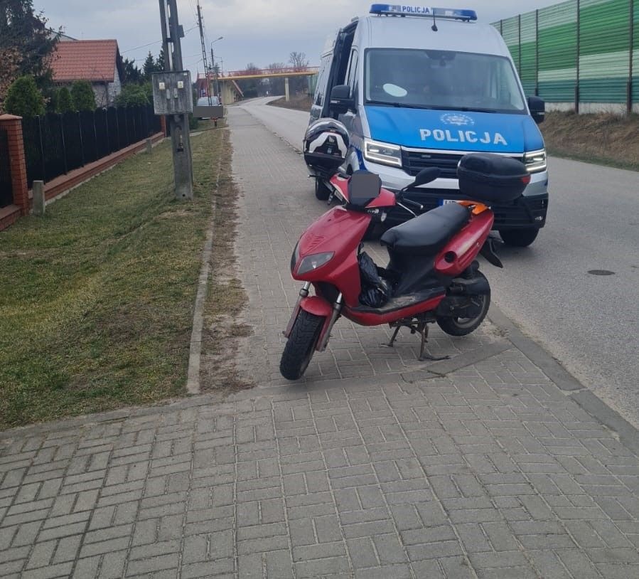 Pijany przewrócił się na skuterze