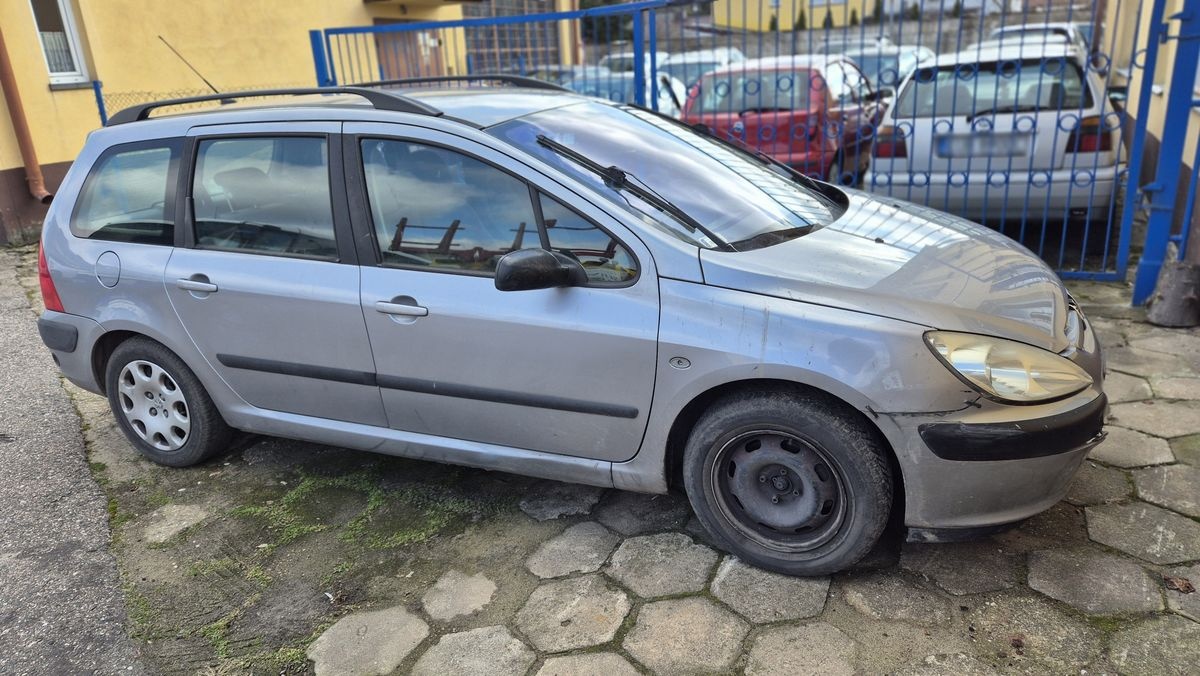 Gmina Łuków: 42-latek uczył jeździć partnerkę. Oboje byli pijani