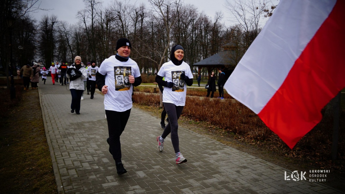 Łuków: Pobiegli tropem wilczym