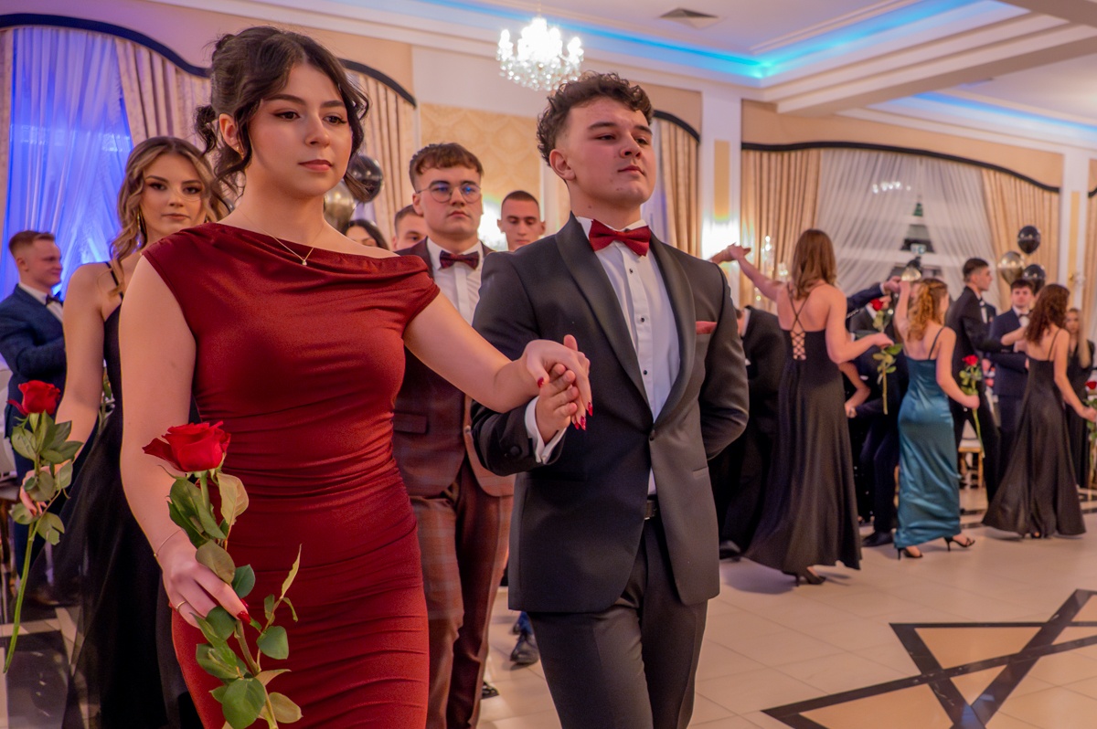 Studniówka Siedleckiego „Elektryka” – Odliczanie do matury rozpoczęte! (zdjęcia+film)