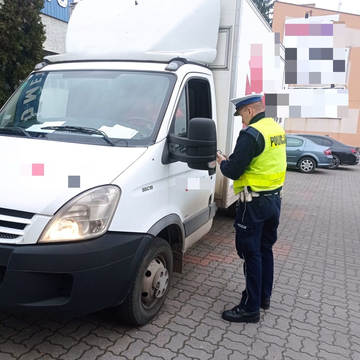 Siedlce: Policjanci kontrolowali kurierów