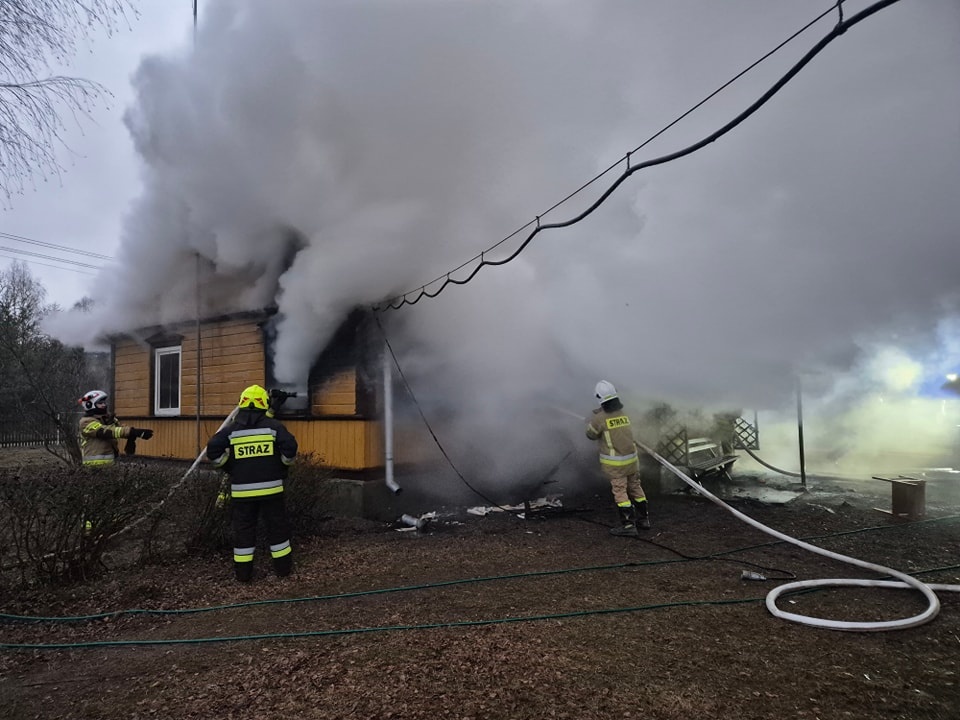 Pożar drewnianego domu