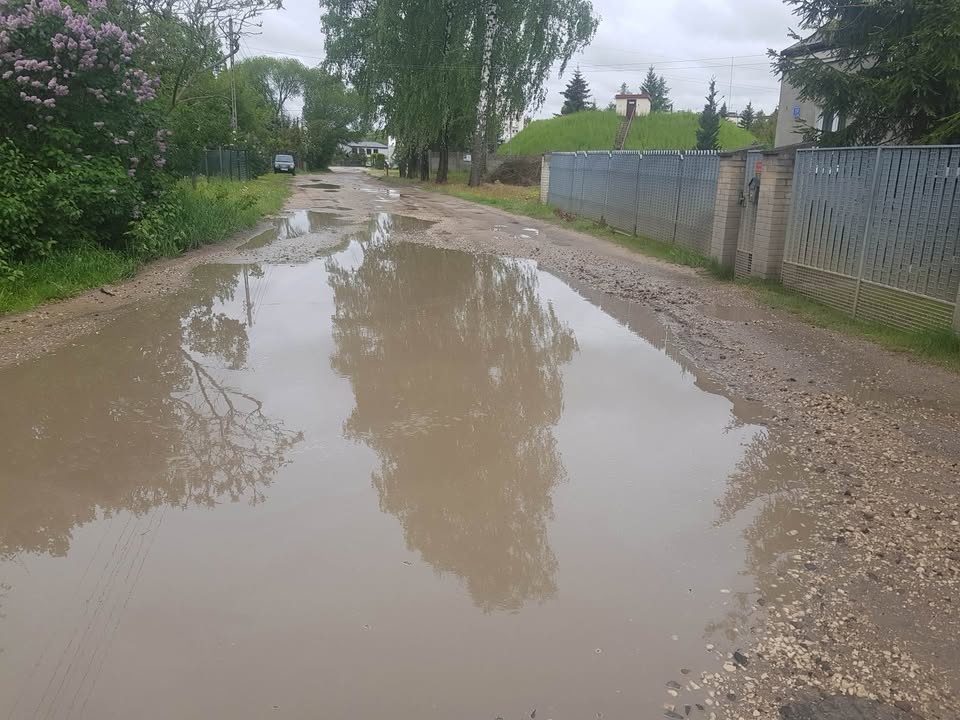 Ul. Sosnowa w Siedlcach płynie...