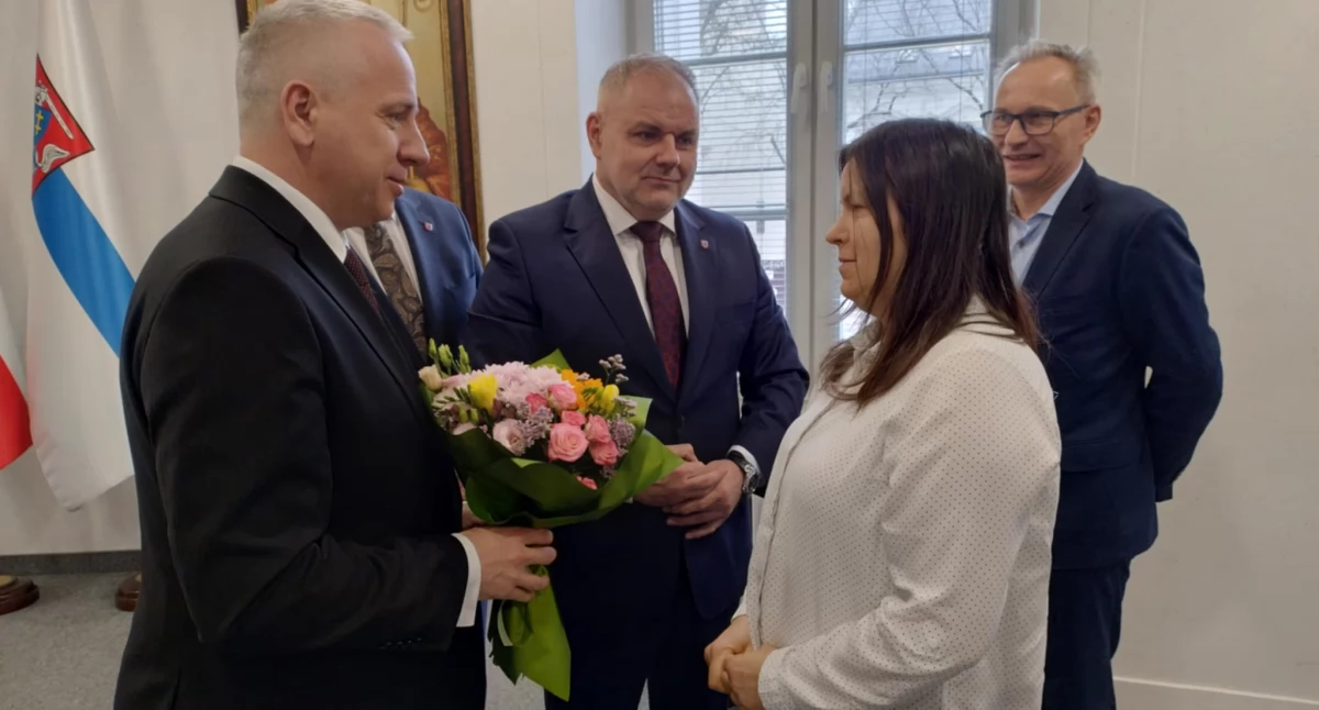 Siedlce: Podziękowania na sesji za bohaterską postawę dla Agnieszki Kuryłek  