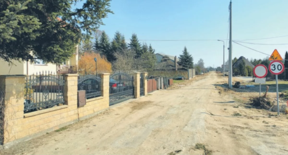 Jedni oddawali za darmo prywatne działki pod publiczne inwestycje, innym się płaci