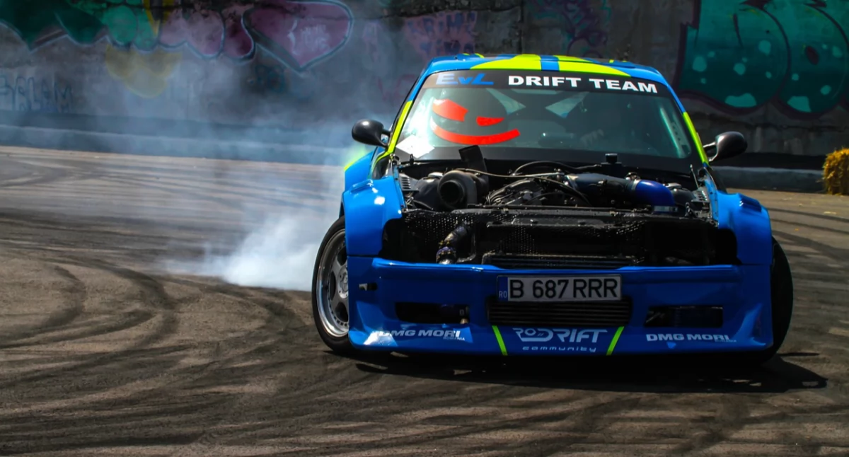 Siedlce: zamiast hali sportowej – tor do driftu! Robert Chojecki: Sam chętnie na takim torze pokręciłbym trochę „bączków” (Prima aprilis)