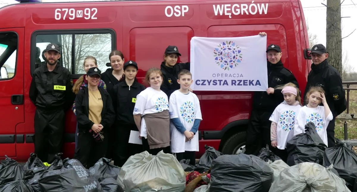 „Operacja Czysta Rzeka” w Węgrowie. Zebrano około tony śmieci