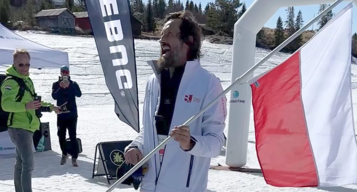 Walka z lodem i bólem: Paweł Durakiewicz pokonał ekstremalny maraton na zamarzniętym jeziorze w Norwegii. To jego czwarty rekord Guinnessa!