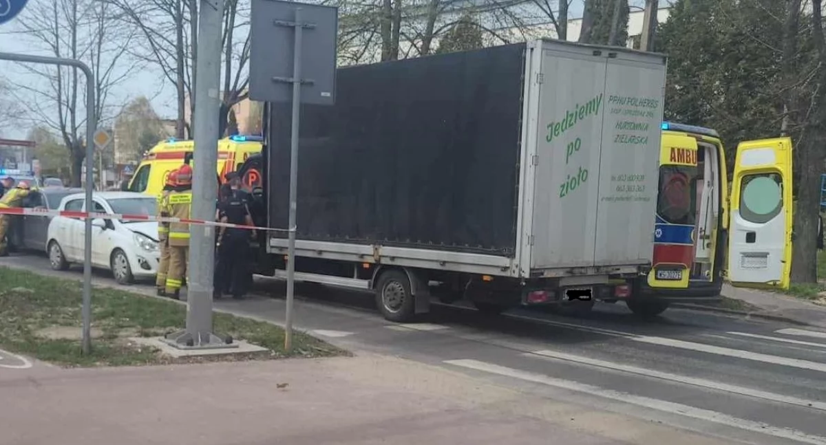Sokołów Podlaski: Zderzenie trzech pojazdów. Dwie osoby trafiły do szpitala