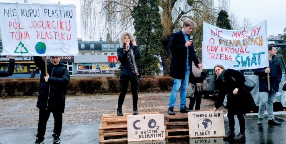 „Nie ma popytu, nie ma podaży! Nie kupuj plastiku, nie będzie sprzedaży!”