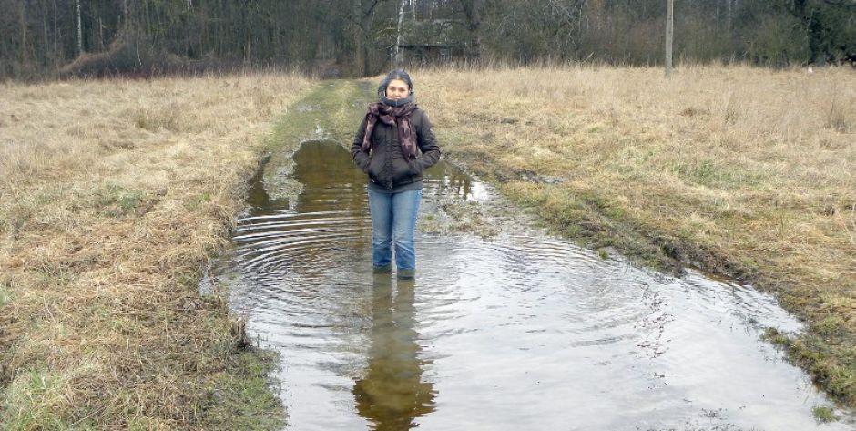Jedna droga nieprzejezdna, drugą zamknęli leśnicy 