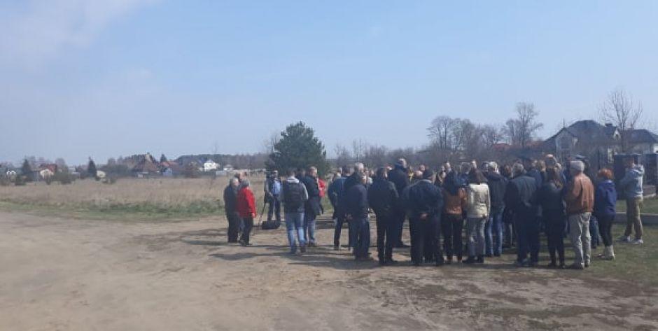 Mieszkańcy protestują przeciwko blokowisku na Miodowej 