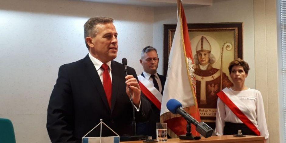 Skończył się miesiąc miodowy/Andrzej Sitnik z silną opozycją 