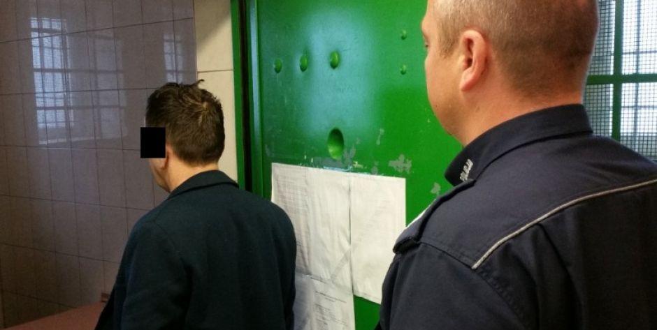 Nietrzeźwy kierowca BMW oferował policjantom 100 tys. zł, żeby puścili go wolno