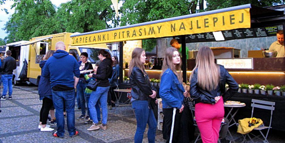 Weekend z ulicznym jedzeniem. &nbspModa na foodtracki