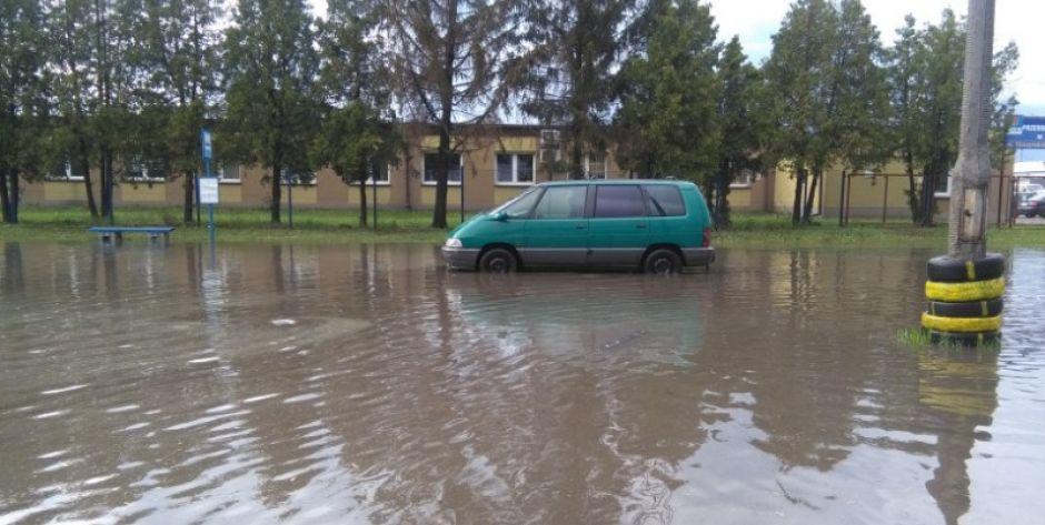 Uwaga na burze! Wydano ostrzeżenie!