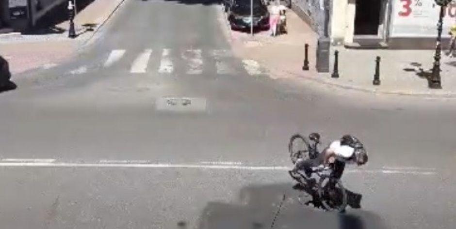 Dziura na ulicy Piłsudskiego w Siedlcach. Wypadek rowerzysty