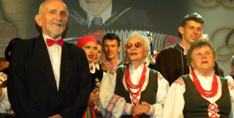 Na urodzinach artysty