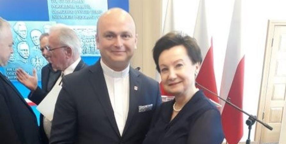 Dyrektor Caritas Diecezji Siedleckiej odznaczony medalem