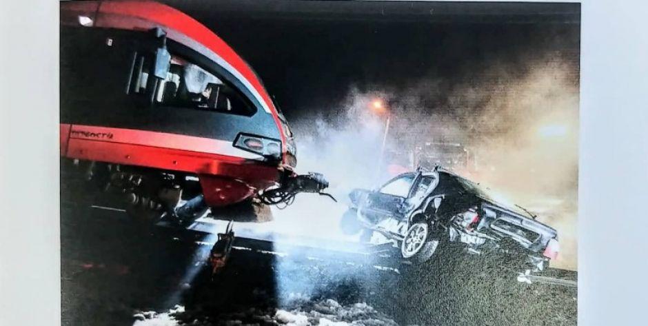Zderzenie pociągu z samochodem. Na szczęście to tylko symulacja
