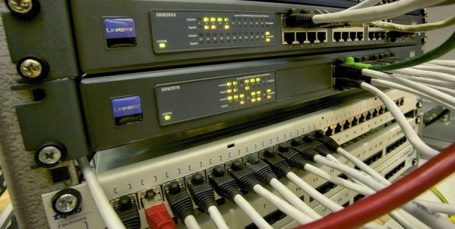 Czym jest Switch PoE? Do czego służy?