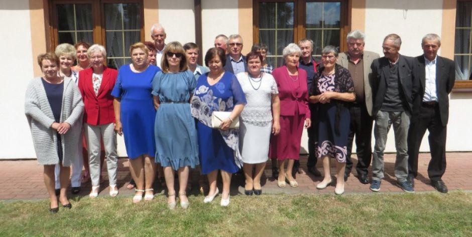 Spotkanie absolwentów po 45 latach od ukończenia Szkoły Podstawowej w Huszlewie
