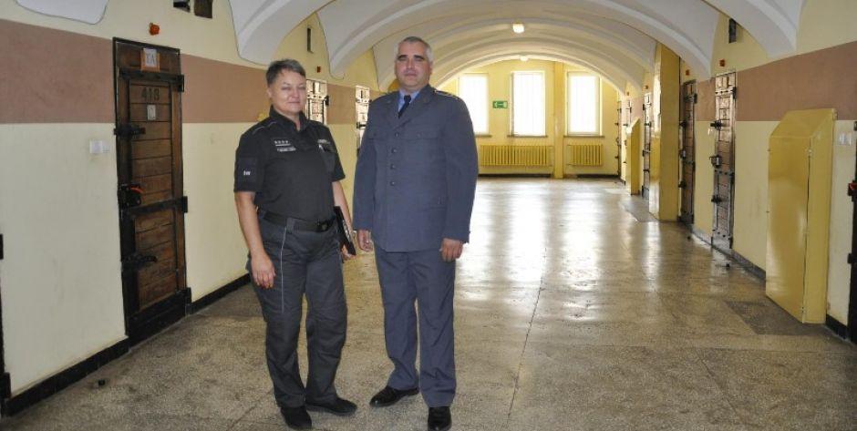 Funkcjonariusze Zakładu Karnego pomogli poszkodowanym w wypadku