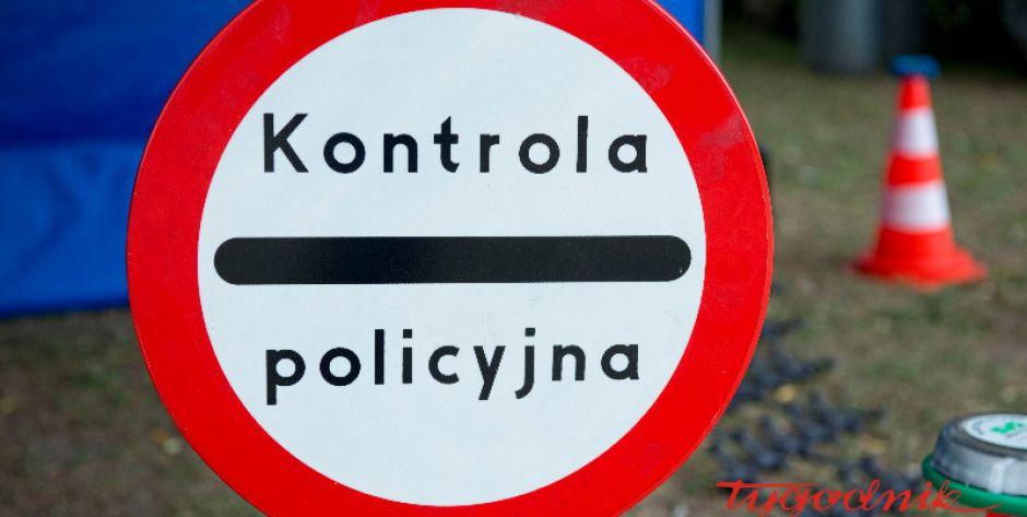 180 tysięcy sztuk papierosów na tylnym siedzeniu samochodu