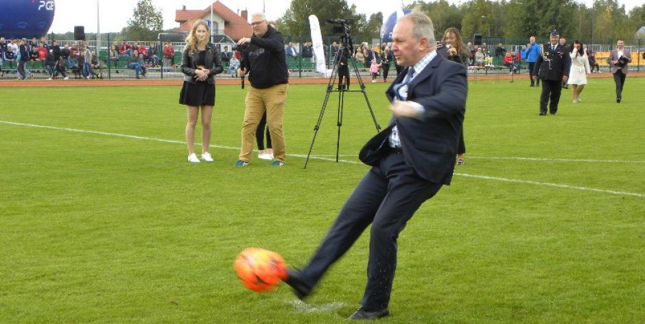 Mecz na otwarcie stadionu w Wiśniewie