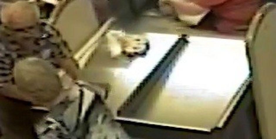 Podejrzani o przywłaszczenie znalezionego portfela – Rozpoznajesz ich?