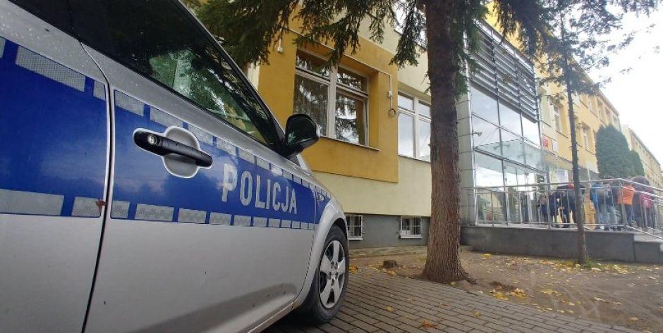 Kobieta z nożem w SP nr 9 w Siedlcach?/ Policja nie potwierdza