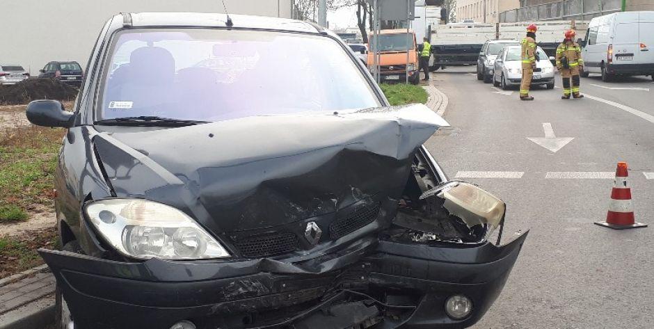 Renault wymusił pierwszeństwo Toyocie. 2 osoby ranne