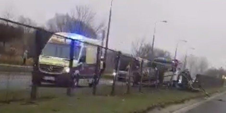 Dachowanie samochodu na ul. Jagiełły w Siedlcach