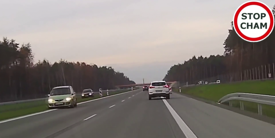 Policja poszukuje pokrzywdzonych i świadków wykroczenia drogowego