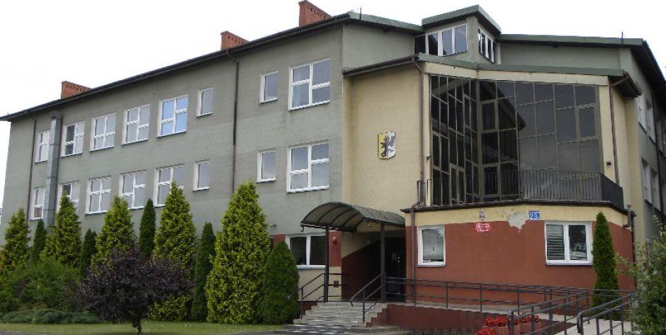 Powiat kupuje gimnazjum