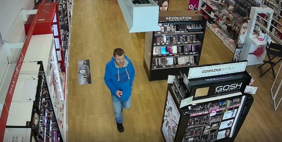 Ukradł w Hebe perfumy za blisko 900 złotych – Rozpoznajesz go?