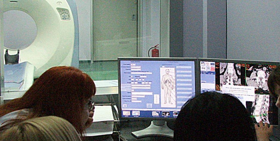 Łuków bez nowoczesnej diagnostyki. &nbspNabrani na tekturowy tomograf