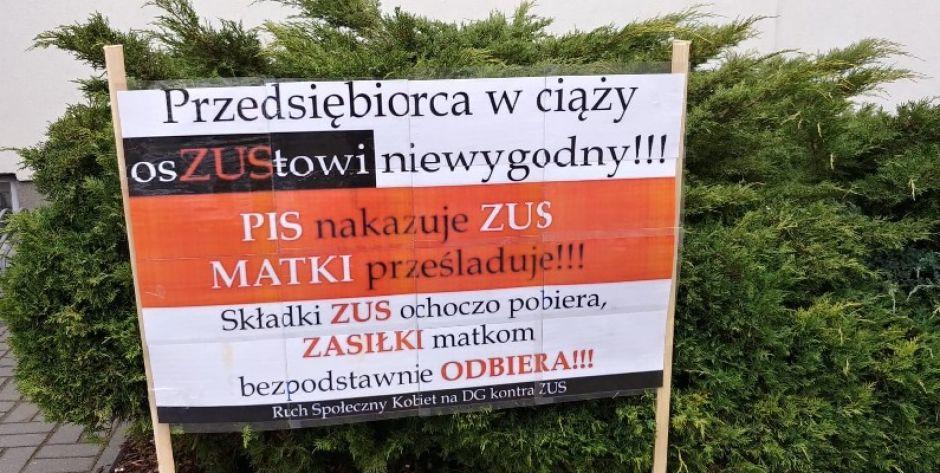 Protest matek przeciwko ZUS w Siedlcach