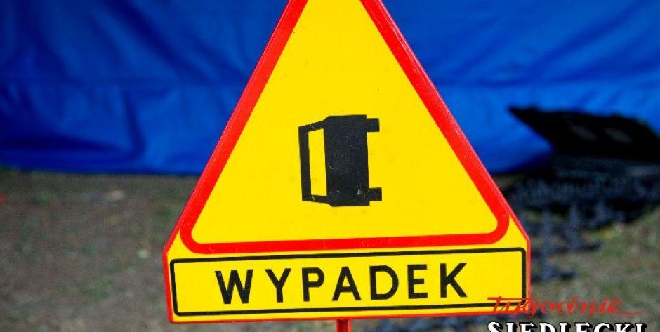 Wypadek na Kazimierzowskiej/BMW w słup oświetleniowy