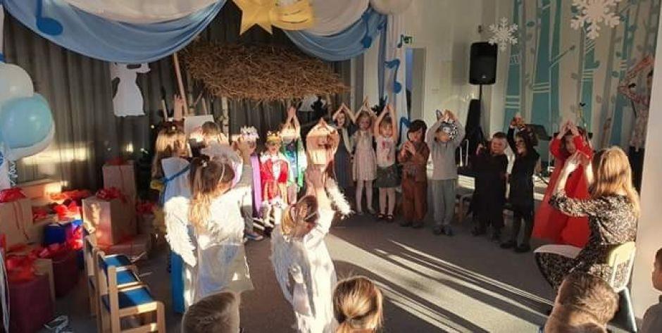 Aniołkowe granie u Małych Artystów