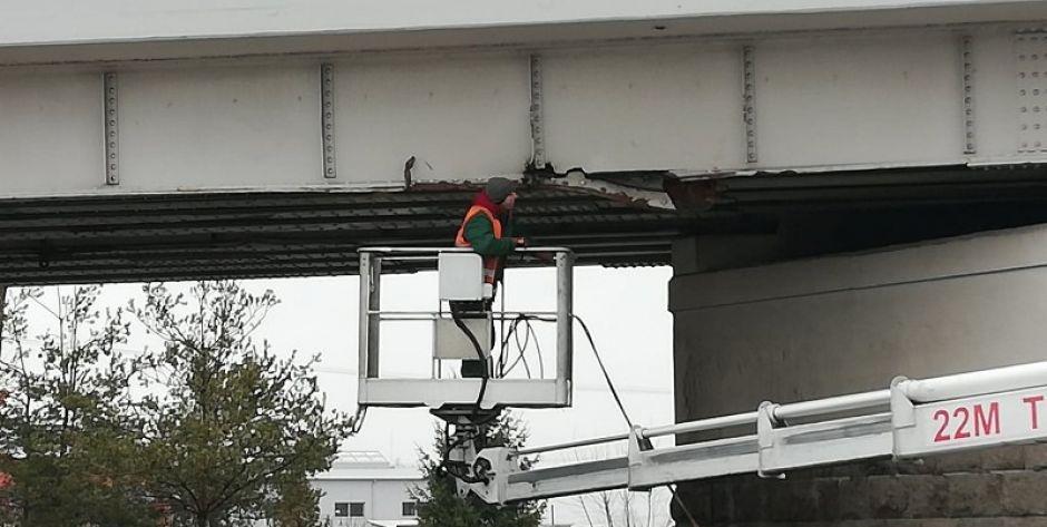 Trwają prace przy wiadukcie w Ujrzanowie