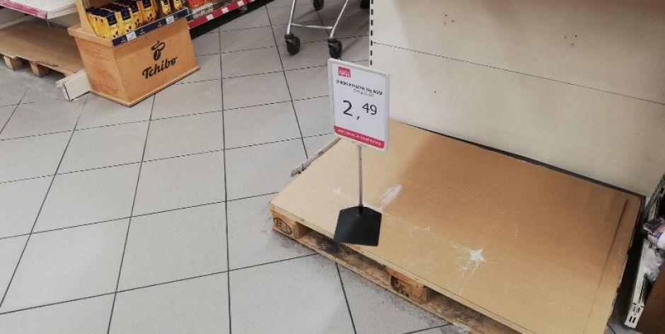Siedlczanie wpadli w panikę w związku z koronawirusem? Puste półki w sklepach