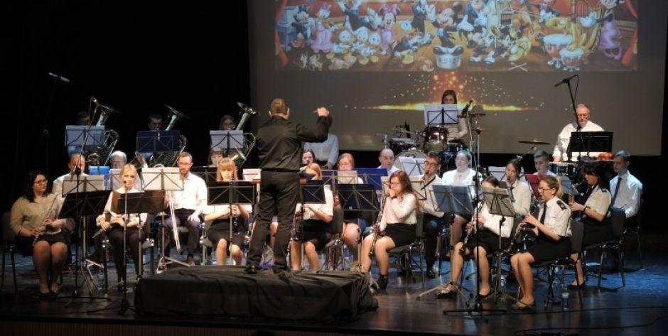 Miejska Orkiestra Dęta w filmowym i rozrywkowym repertuarze 